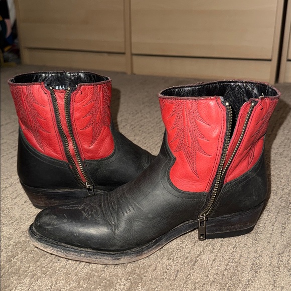 These boots were made for walkin’!  Sweet Ash ankle cowboy boots. Size 37 or 7 - Picture 4 of 8